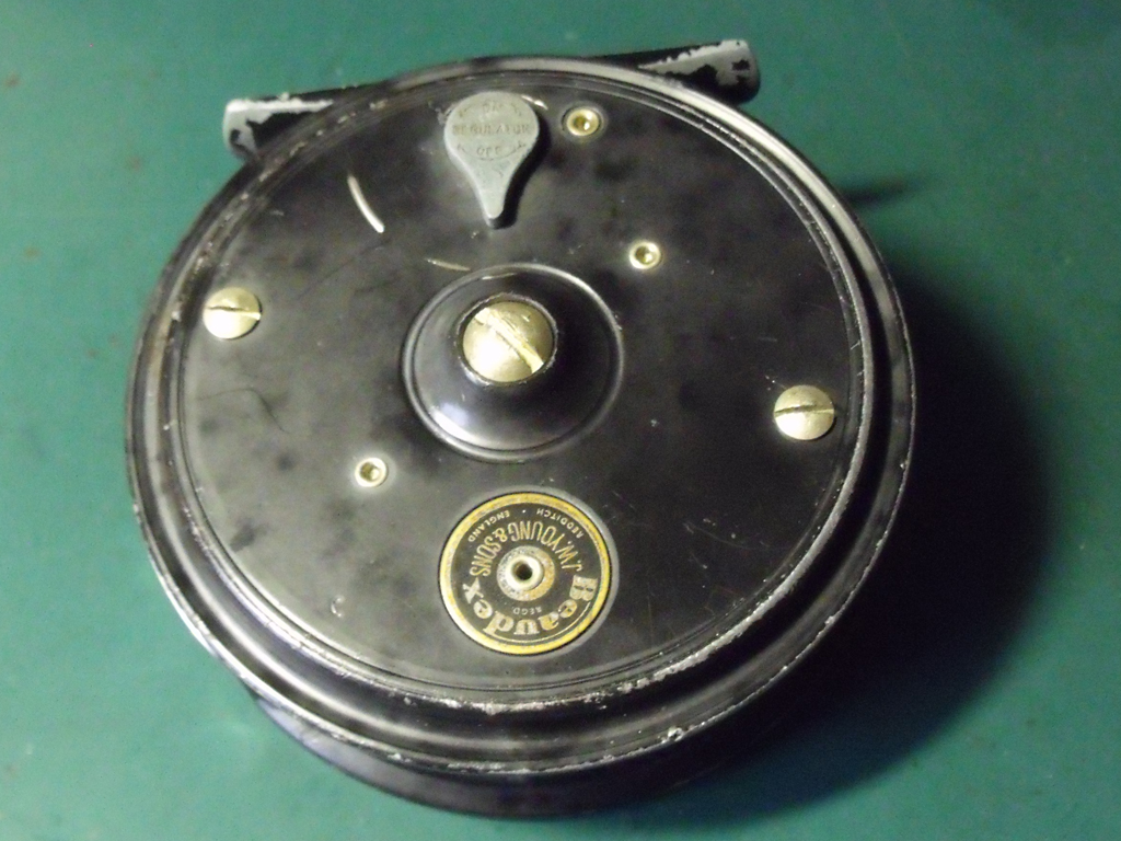 Young's Post War Fly Reels in WVFFM - Whiteadder's Virtual Fly Fishing  Museum